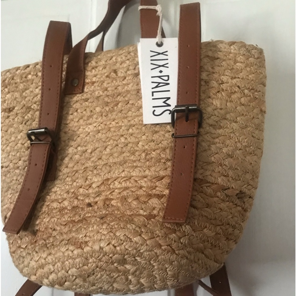 NWT. XIX-Palms 2 ways woven  bag.